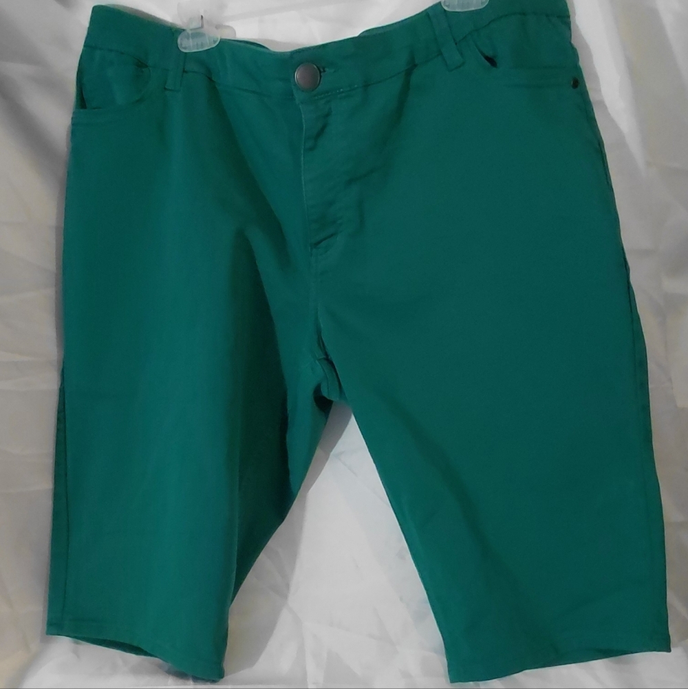 CJ Banks Teal Green Capri Pants